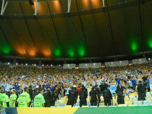 Násilí na Maracanã – policie se střetla s argentinskými fanoušky na zápase Argentiny proti Brazílii