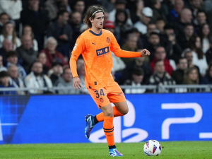 Arsenal půjde po 18letém talentu Gasiorowskim z Valencie