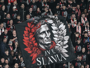 UEFA opět trestá Slávii. Milionová pokuta, podmínka a trest pro trenéra 