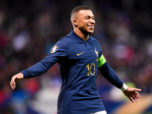 Real Madrid chce Kyliana Mbappého i Erlinga Haalanda. Ušetřených peněz má dost