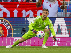 Bayern prodlouží smlouvu s brankářem Ulreichem. Co bude s Peretzem?