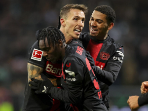 Beci z Leverkusenu válcují Bundesligu. Kdo zastaví Frimponga s Grimaldem?