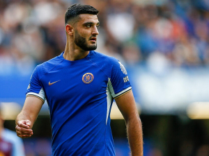 Armando Broja v Chelsea zůstane