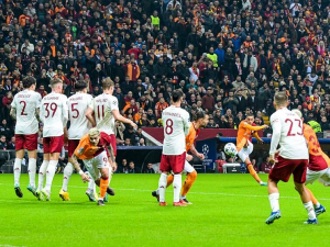 André Onana opět potopil Manchester United. Remíza v tureckém pekle ho může stát jarní Evropu