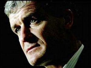 Mark Hughes se zlobí: Chci vědet, proč se hrálo tak dlouho