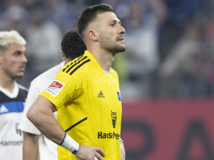 Gólman Hamburku si vstřelil neuvěřitelný vlastní gól