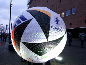 EURO 2024: Revoluční technologie v míči bude pomáhat rozhodčím