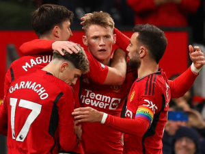 Manchester United porazil Chelsea. Zářil McTominay a Garnacho