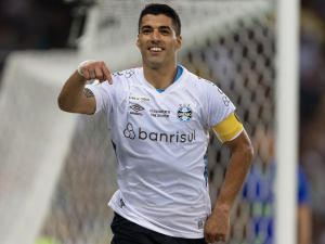 Luis Suarez je králem Brasileirao. Znovushledání s Messim?