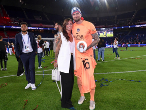 Brankář PSG byl ve svém domě přepaden i se svými dětmi a manželkou