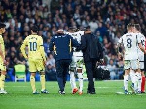David Alaba podstoupil úspěšnou operaci kolene