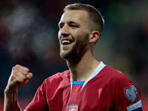 Tomáš Souček vede v poločase hlasování v anketě Zlatý míč ČR
