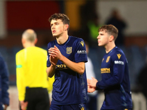 Náhrada za Robertsona s Tsimikasem? Liverpool stahuje mladíka z hostování
