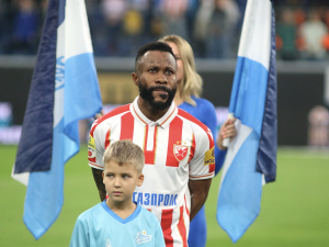 Guélor Kanga: Narozen čtyři roky po smrti matky. Čeká ho vyšetřování disciplinární komise