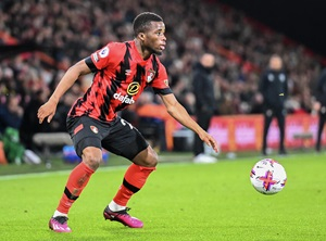 Neapol posiluje střed pole, z Bournemouthu přichází Hamed Traoré