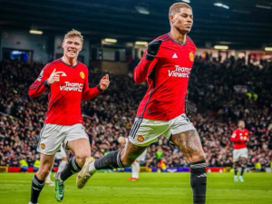 Góly probuzených střelců Hojlunda s Rashfordem na výhru nestačily. Tottenham na Old Trafford uhrál remízu