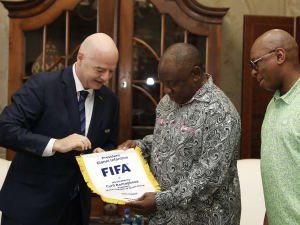 Prezident FIFA Gianni Infantino: Automatická kontumace utkání kvůli rasovým urážkám