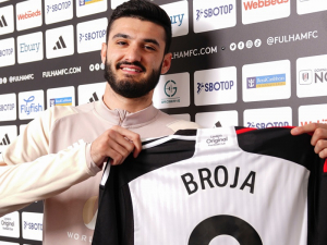 Odchody z Chelsea: Broja do Fulhamu, Andrey Santos do Štrasburku