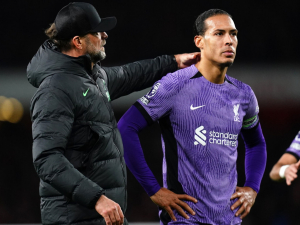 Roy Keane: Liverpool bránil jako hospodský tým