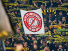Protestující fanoušci Dortmundu dvakrát přerušili zápas s Freiburgem