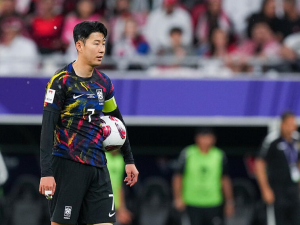 Son se na asijském šampionátu popral s hvězdou PSG. Druhý den Jižní Korea vypadla s Jordánskem