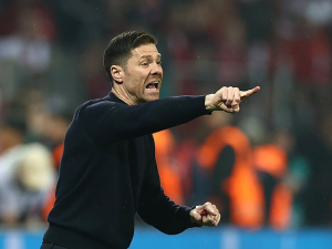 Jürgen Klopp pěje ódy na Xabiho Alonsa. Je správným trenérem pro Liverpool?
