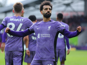 Salah se po zranění vrátil ve velkém stylu. Gólem a asistencí pomohl Liverpoolu k suverénní výhře nad Brentfordem