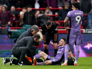 Liverpoolské problémy pokračují - v Brentfordu se zranili Jota, Núñez a Jones