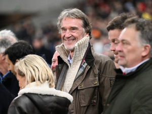Sir Jim Ratcliffe chce, aby Manchester United sesadil Manchester City a Liverpool z trůnu
