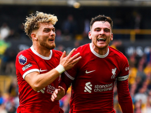 Andrew Robertson by v Bayernu mohl nahradit Alphonsa Davies