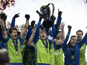 Osvaldo Alonso se vrací do Seattle Sounders. Podepsal smlouvu na 1 den