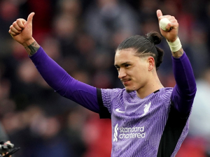 Liverpool na hřišti Nottinghamu spasil v deváté minutě nastavení uzdravený Darwin Núňez