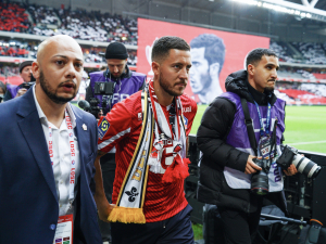 LOSC Lille pojmenovalo tréninkové hřiště po Edenu Hazardovi. Je to moje hřiště, takže žádná posilovna a žádné běhání, okomentoval Hazard