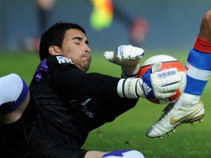Gólman Asenjo posílil Atlético Madrid