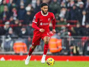 Joe Gomez si podle Micaha Richardse zaslouží nominaci do anglické reprezentace