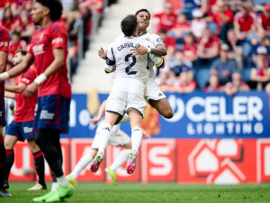Valverde s Viníciem zničili obranu Osasuny a Real má desetibodový náskok na čele ligy