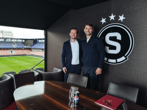 Další důležitý hráč Sparty Kaan Kairinen podepsal novou víceletou smlouvu