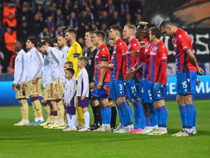 UEFA potrestala Viktorii Plzeň. Za kelímky na ploše během zápasu se Servette zaplatí pokutu a je v podmínce