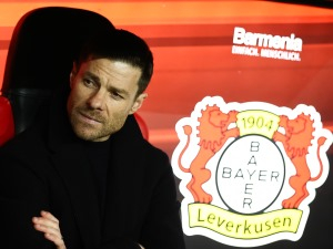 Na podpisu Xabiho Alonsa pracují Bayern Mnichov, Liverpool a Real Madrid, říká Uli Hoeness