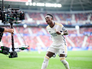 Vinícius Junior se spojil s bývalou hvězdou NFL Colinem Kaepernickem a společně budou bojovat proti rasismu