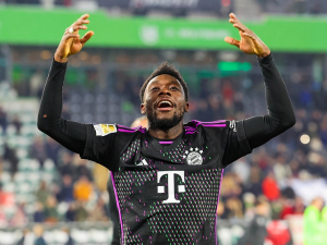 Nebudeme na Daviese čekat do Vánoc, říká sportovní ředitel Bayernu