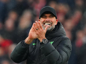 Jürgen Klopp podporuje setrvání Xabiho Alonsa v Leverkusenu