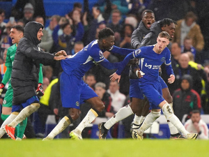 Chelsea porazila v šíleném zápase Manchester United. Dvěma góly v nastavení skóre otočil Cole Palmer