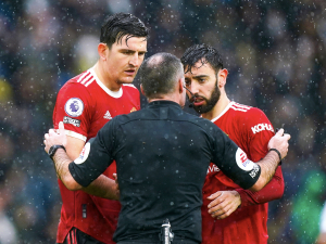 Rozhodčí z Premier League jsou nejlépe placení v Evropě