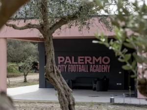  Palermo F.C. otevřelo historicky první tréninkové hřiště. Pomohlo partnerství s Manchester City?