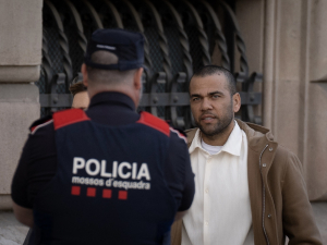Odsouzený Dani Alves se chce vrátit k  fotbalu