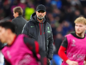 Jak Jürgen Klopp s Virgilem van Dijkem reagují na ostudnou prohru s Atalantou?