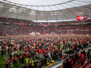 Ohlasy po premiérovém titulu v Bundeslize, Bayer zaplavila čirá radost. Jsem na všechny velmi hrdý, řekl po úspěchu Alonso