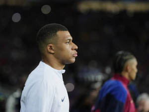 Kylian Mbappé potvrdil, že vítězství PSG nad Barcelonou nijak nezměnilo jeho rozhodnutí