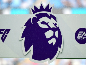 Premier League řeší velký skandál. Dva hráči byli zatčeni přímo u stadionu